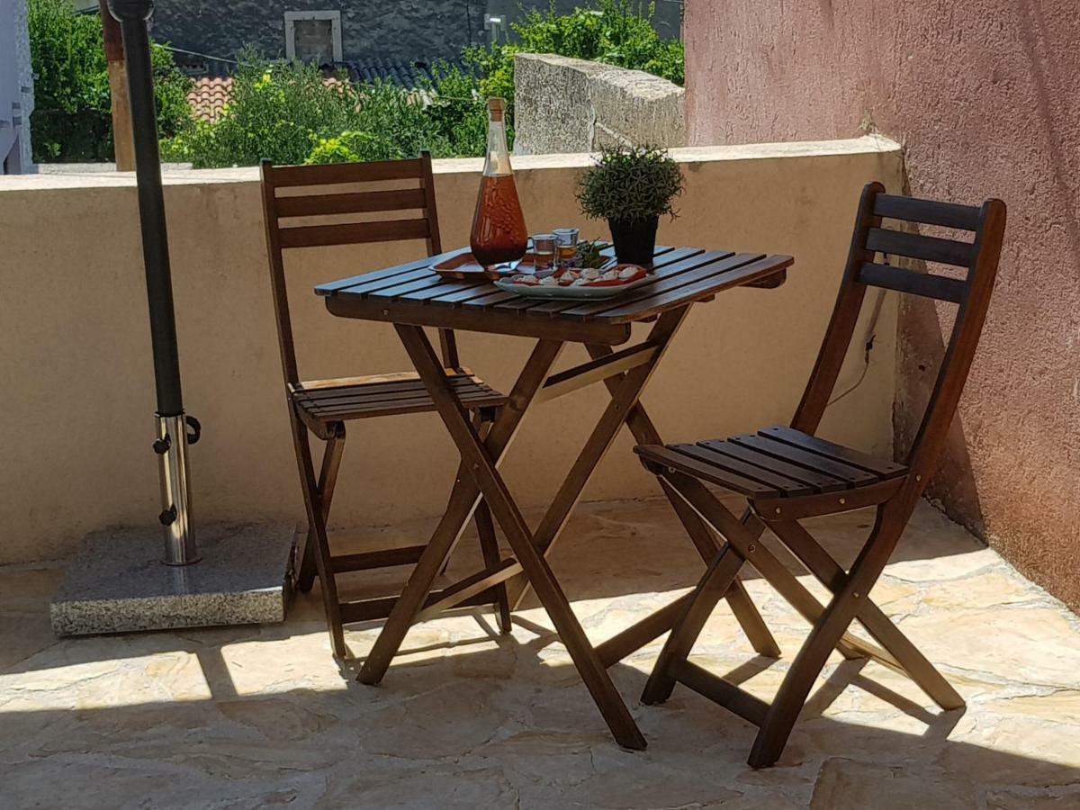 Ferienwohnung Dvori Svetog Mihaela Šibenik Exterior foto
